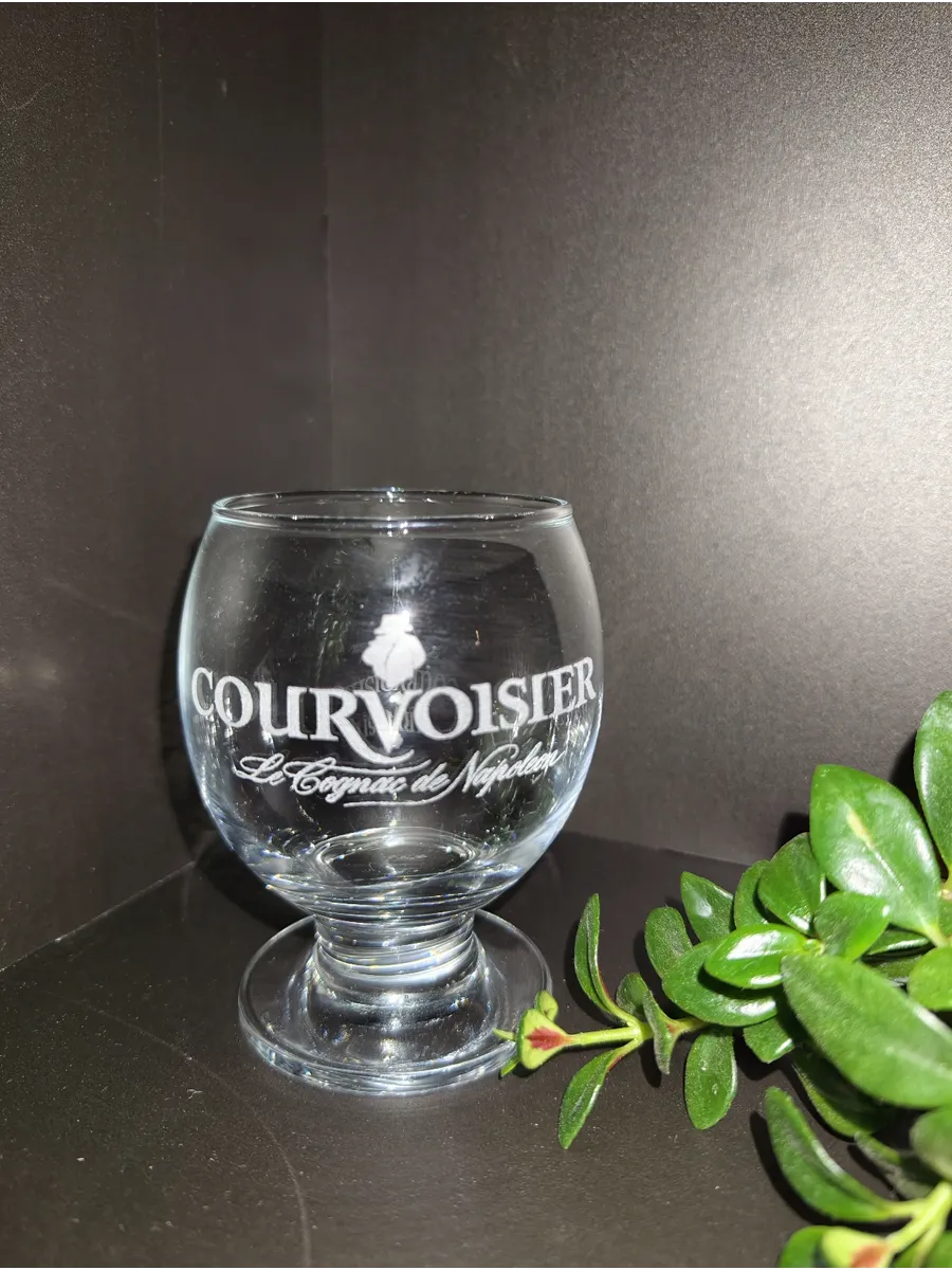 Фужер для коньяка с гравировкой "COURVOISIER" — фото 1