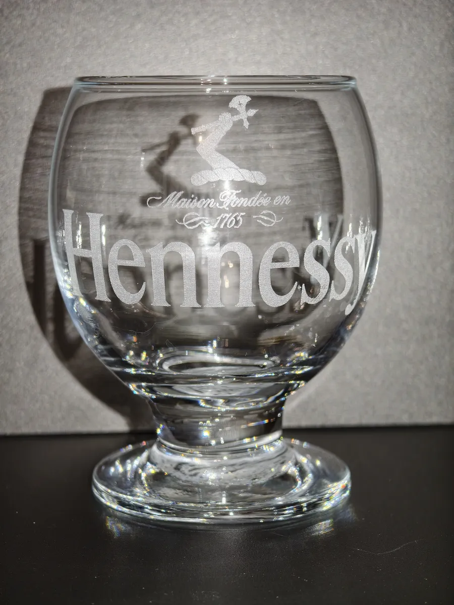 Стакан-бокал для коньяка с гравировкой "HENNESSY" — фото 1