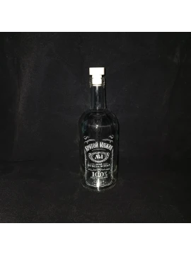 Бутылка с гравировкой "Крутой мужик", 0.7 л