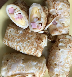 Блинчики с ветчиной и сыром